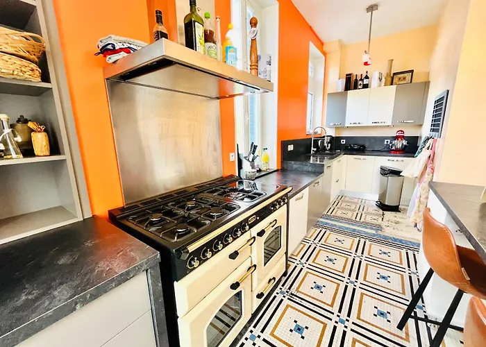 Holiday Home Villa Castel Marie Louise